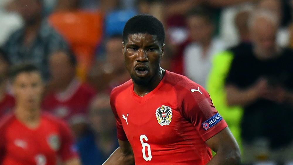 易游官方网站 -新疆广汇迎法甲关键赛，冲刺阶段防线松动，态度坚定，资深球员宣示担当(新疆兵团领导班子成员名单)